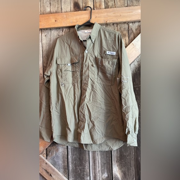 Columbia PFG small. Greenish/khaki color - Picture 1 of 1